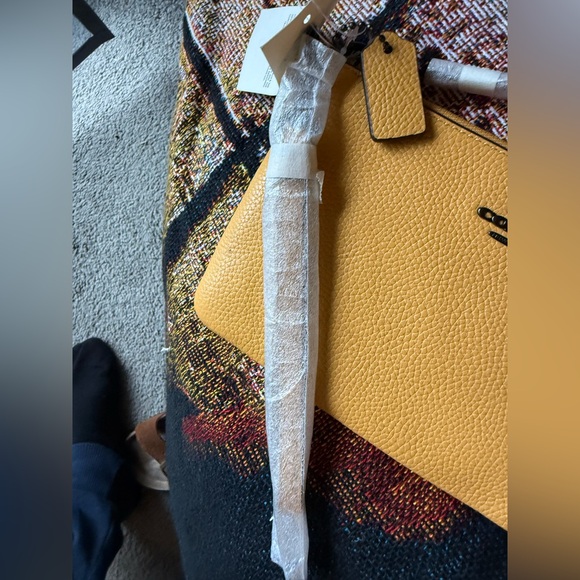 LAST ONE NWT Coach large Wristlet Honeycomb - Picture 7 of 10